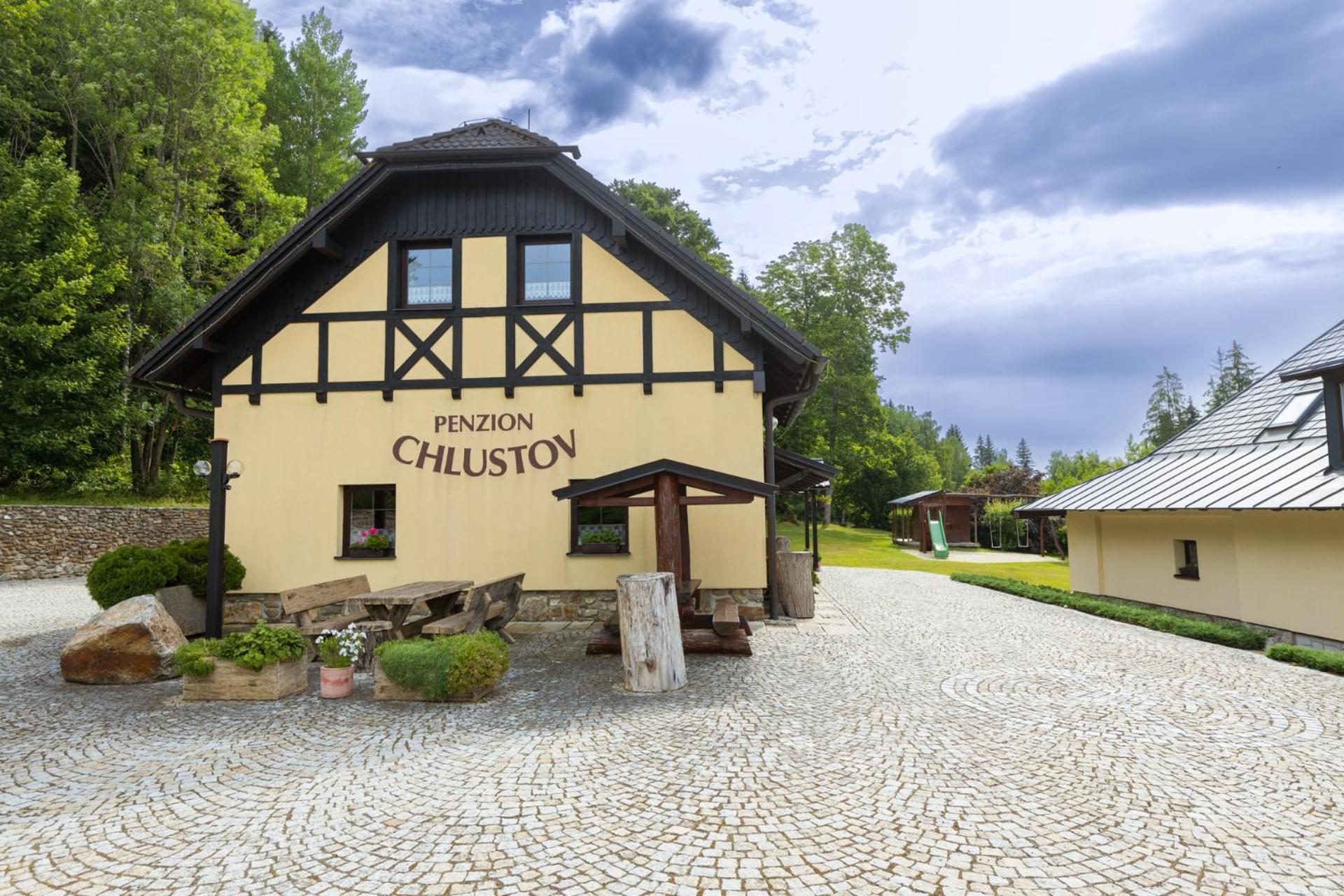 Penzion Chlustov สตราชนี ภายนอก รูปภาพ